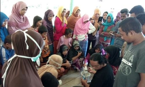 Pelatihan Pengolahan Sambang Madu dan Sabun Madu Hutan Leumbah Seulawah, Iboih Tunong, 21-22 Januari 2016 Pelatihan Pengolahan Sambang Madu dan Sabun Madu Hutan Leumbah Seulawah, Iboih Tunong, 21-22 Januari 2016