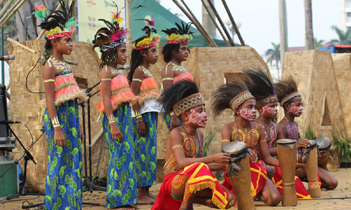 Pertunjukan Seni Tradisi Pertunjukan Seni Tradisi